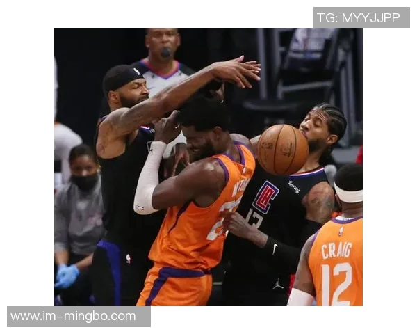 考辛斯警示艾顿勿重蹈覆辙以抱怨影响职业生涯发展